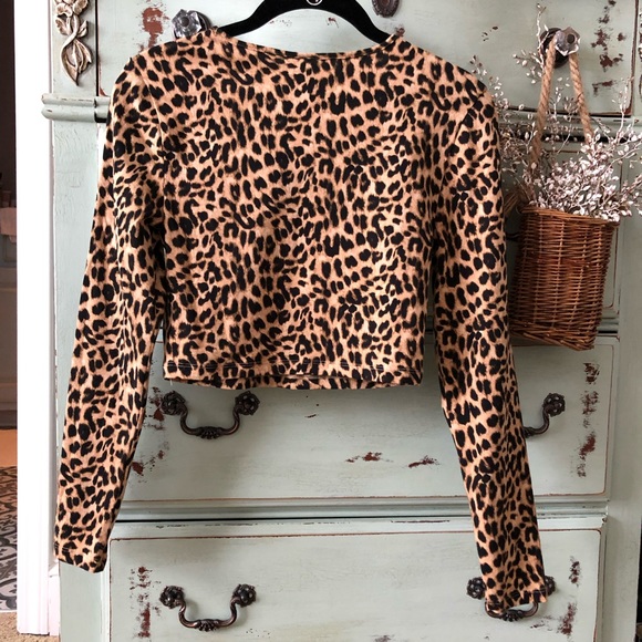 Vintage Leopard Crop Top - Picture 3 of 3